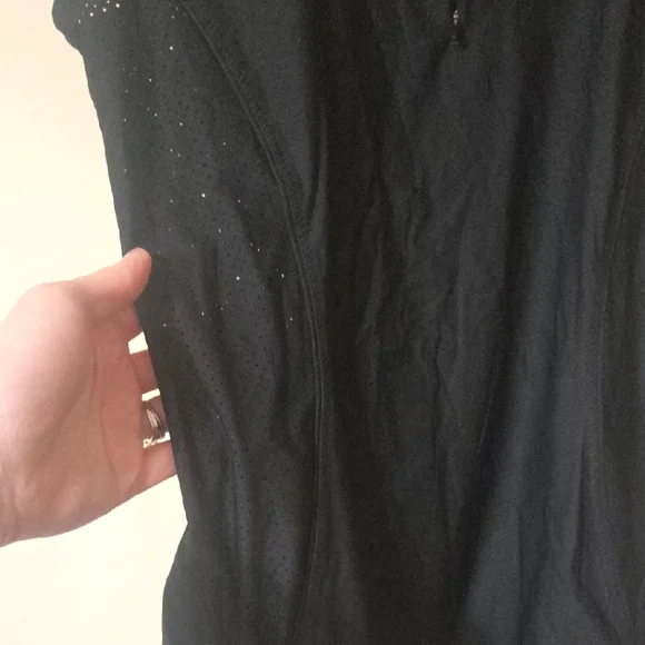 Athleta Black Sleeveless Active Tank - Picture 3 of 6